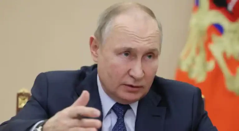 Vladimir Putin may isolate in bunker amid flu outbreak in Kremlin