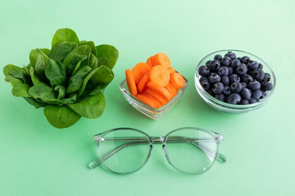 The Link between Vitamin E and Eye Health: Protecting Vision Naturally